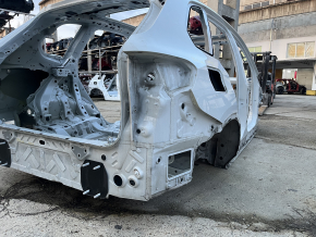 Четверть кузова для BMW X5 G05, белая, в хорошем состоянии для замены на автомобиле с 2019 по 2026 год.