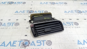 Дефлектор повітроводу передньої панелі пасажирський VW Passat b8 16-19 USA чорний, тріщина