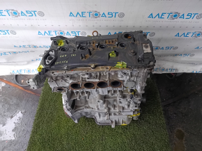 Крышка клапанов с повреждениями, подходит для двигателя Toyota Camry 2018-2024, требуется замена.