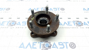 Ступиця передня права Mazda CX-50 23-26 іржава