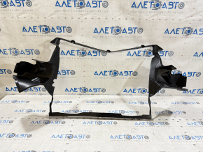 Повітропровід радіатора VW Touareg 11-17 3.6