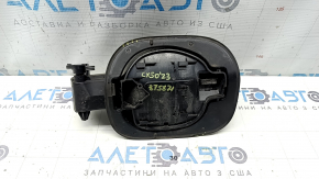 Корпус лючка бензобака Mazda CX-50 23-26 із замком, надірваний ущільнювач