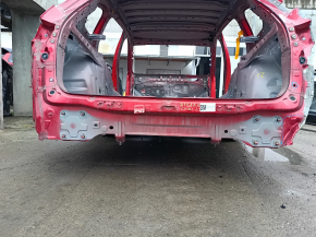 Задня панель Mazda CX-50 23-26 на кузові, червона, прим'ята