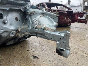 Деталь кузова Toyota Prius, вид сбоку с характеристиками креплений и тычками на поверхности.