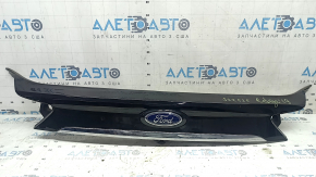 Накладка дверей багажника Ford Edge 19-24 з хром молдингом та емблемою, подряпини.