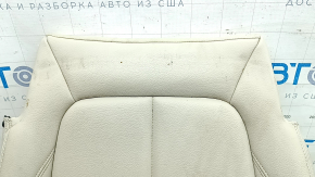Крупный план верхней части обшивки сиденья BMW X1 F48.