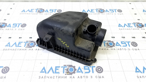 Верхня кришка корпусу повітряного фільтра Mazda CX-30 20-23 2.5