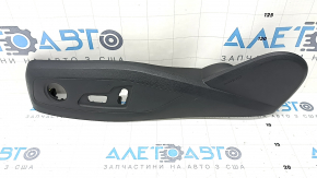 Накладка збоку сидіння водія ліва Audi A4 B9 17-25 чорна, тріщина в кріпленні