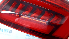 Фонарь внешний крыло правый Audi A4 B9 17-17 седан LED, потерт