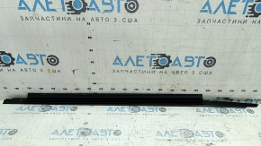 Молдинг дверь-стекло центральный передний правый Audi A4 B8 08-16 хром, царапины