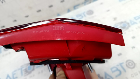 Фонарь внутренний крышка багажника правый Audi A4 B8 13-16 рест седан LED, царапины
