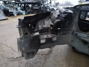 Вид на переднюю правую четверть кузова Volvo XC60 18-21, состояние детали хорошее, подходит для установки.