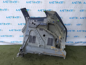 Боковой вид четверти кузова для Volvo XC60 18-26, отсутствует закатка.