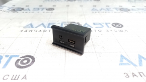 USB HUB AUX Kia Soul 14-19 надлом кріплення