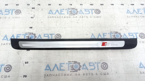 Накладка порога внешняя передняя левая Audi A4 B8 08-16 седан хром S line, царапины, сломано крепление, вмятины