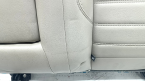 Деталь с замятостью на боковой части, спинка сидения Ford C-Max 2013-2018, требует чистки.