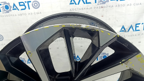 Поврежденный участок на диске R20, использовавшемся на модели Mitsubishi Outlander 22-26.