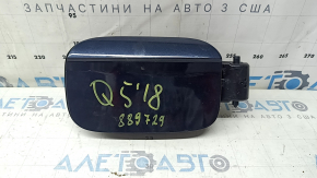 Лючок бензобака з корпусом Audi Q5 80A 18-24 зламане кріплення