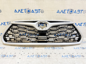 Решітка радіатора grill Toyota Highlander 20-26 без камери та емблеми, чорний глянець із молдингом срібло
