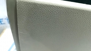 Консоль центральная нижняя часть Infiniti FX35 FX45 03-05 бежевая, царапины, сломана направляйка, сломан корпус