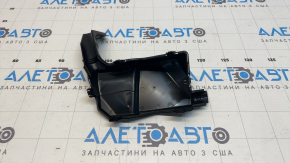 Нижняя крышка блока предохранителей подкапотная правая Toyota Camry v70 18-24 hybrid
