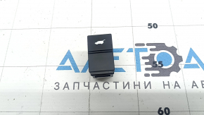 Кнопка закрытия двери багажника Honda CRV 17-22