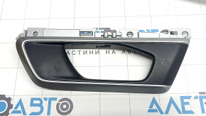 Накладка ручки дверей внутрішньої передньої правої Honda CRV 17-22 чорна з хромом