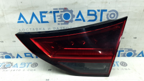 Ліхтар внутрішні двері багажника правий Nissan Rogue 21-26 галоген + LED, подряпини