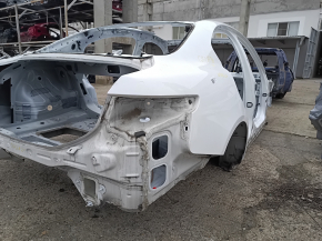 Общий вид кузова задней части Alfa Romeo Giulia 2017-2024, четвёртая часть без повреждений и ржавчины.