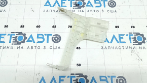 Кронштейн замка двери передней правой Kia Sorento 21-26