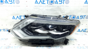 Фара передняя левая Nissan Rogue 17-18 LED, сломаны крепления, песок, полез лак