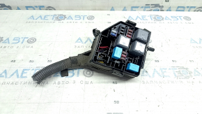 Блок запобіжників підкапотний правий Toyota Camry v55 15-17