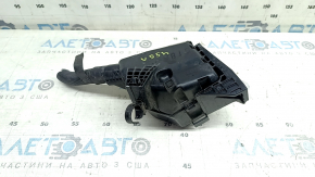 Блок предохранителей подкапотный, вид сбоку, для Toyota Camry V55.