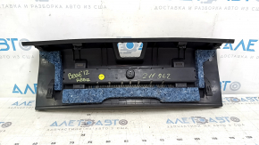 Накладка проема багажника VW Beetle 12-15 черн, царапины, без заглушки