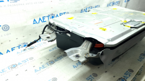Детальный ракурс подключения аккумуляторной батареи для Honda CR-V 2017-2022.