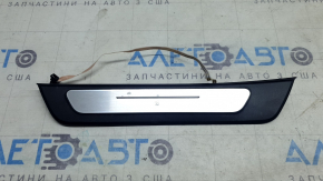 Накладка порога зовнішня ззаду ліва Audi A6 C8 19-25 чорна з хром вставкою та підсвічуванням, подряпини