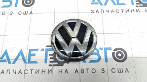 Емблема задня VW Jetta 19-21 зламана напрямна, подряпини