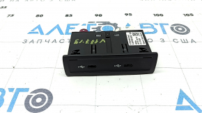 USB Hub центральної консолі Mercedes A-class V177 19-22 центральний, 2 type-C
