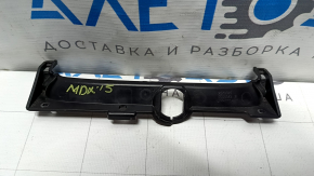 Накладка центральной консоли Acura MDX 2014-2020, показана обратная сторона с маркировкой.