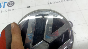 Эмблема решетки радиатора grill VW Tiguan 18-21 под радар, песок