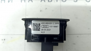 Кнопка закрытия багажника Audi A5 F5 18-25