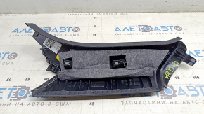 С внутренней стороны накладка для Audi E-Tron 2019-2023, все крепления в наличии