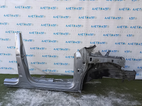 Чверть передня права VW Tiguan 18-24 відпилена, з центральною стійкою, без передньої стійки, срібло