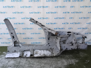 Кузовная часть для BMW 3 F30 2012-2018, в хорошем состоянии, центральная стойка в комплекте.