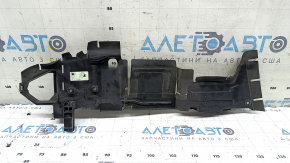 Дефлектор радіатора правий Jeep Compass 22-22 2.4