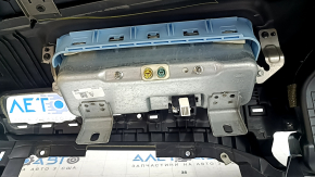 Деталь крепления AIRBAG для Ford Escape MK4, крупный план
