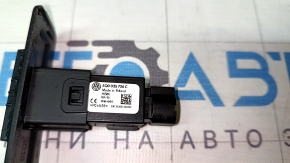 USB Hub центральной консоли VW Passat b8 16-19 USA, слазит краска
