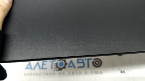 Дверь передняя правая Mazda CX-90, вид сбоку, с минимальными дефектами.