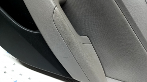 Ручка обшивки задней двери правой союзу Hyundai Elantra 2017-2020 с легкими следами эксплуатации.