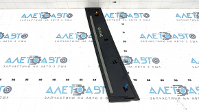 Крупный план боковой накладки двери на Mazda CX-90 2024-2026